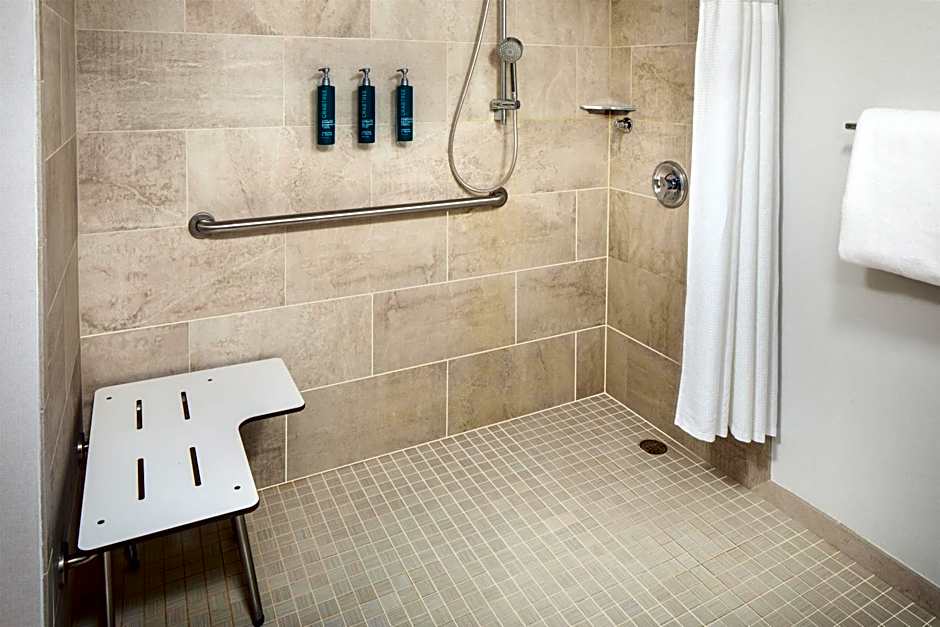 DoubleTree by Hilton Hotel Boston-Andover