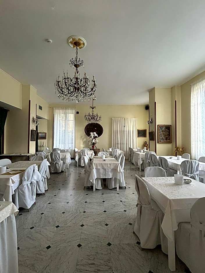 Hotel Petit Royal