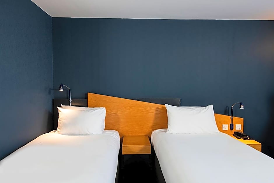 Holiday Inn Express Gloucester By IHG