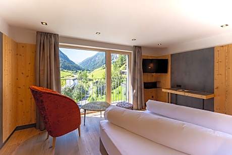 Deluxe Double Room with Bath