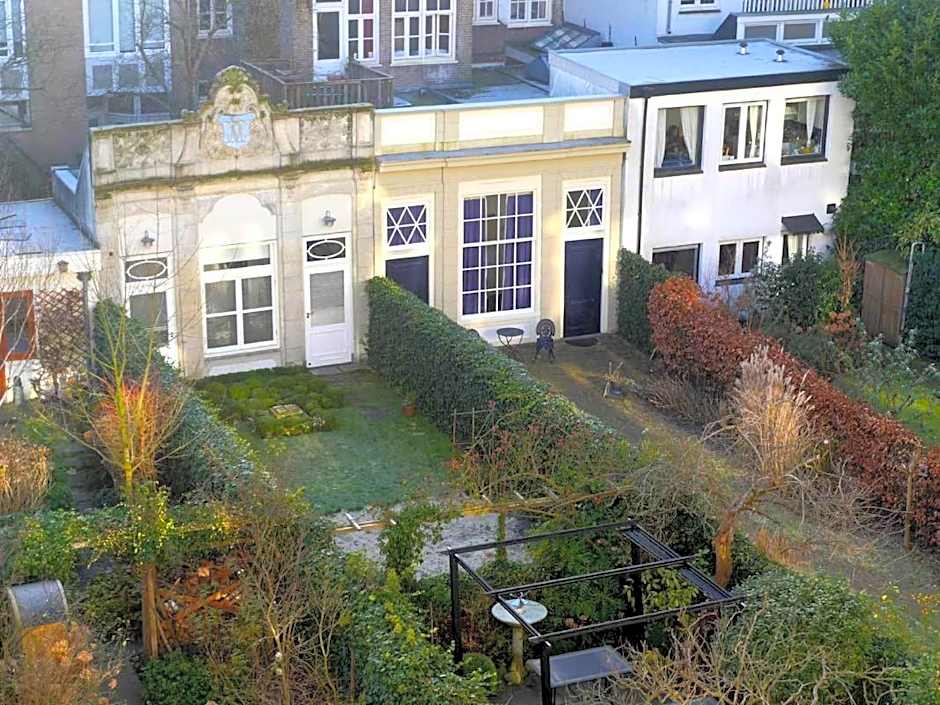Hotel Adolesce