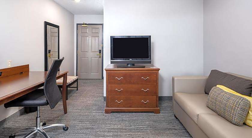 Country Inn & Suites by Radisson, Maumee - Toledo