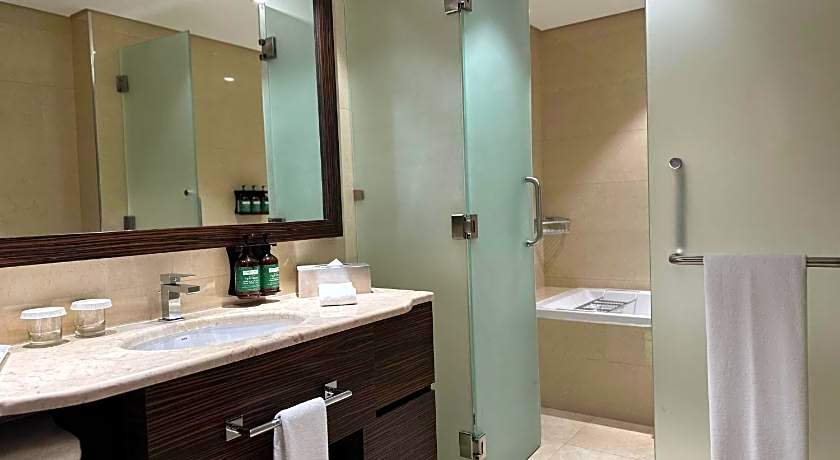 Crowne Plaza Kuwait Al Thuraya City By IHG