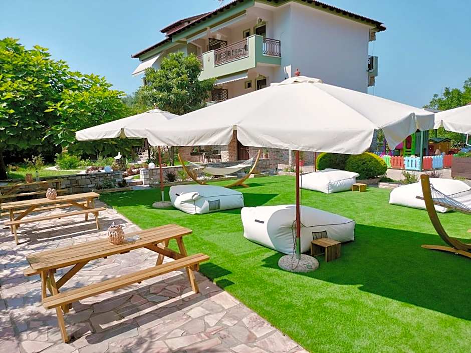 Anassa Deluxe Apartments & Studios