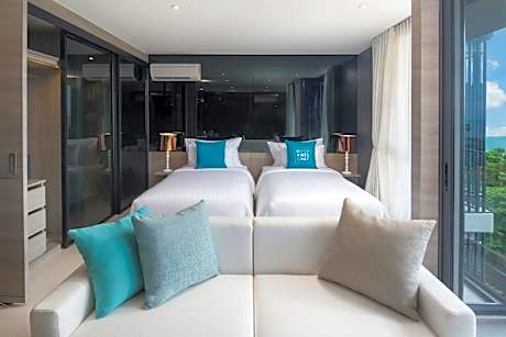 Executive Twin Sea view