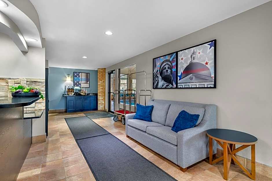 AmericInn by Wyndham Delafield