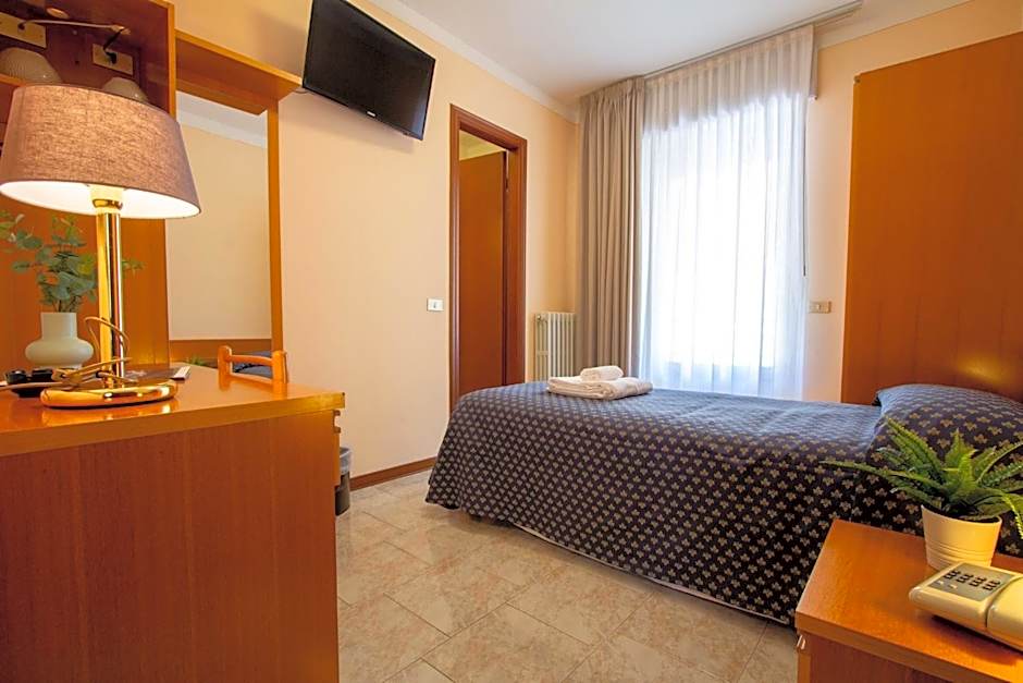 Hotel Benacus Torri del Benaco