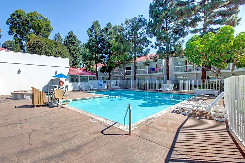 Motel 6-Santa Ana, CA - Irvine - Orange County Airport