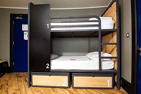 Private 6-bed Room - Ensuite