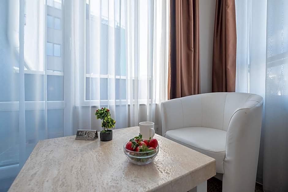 Blue Label Apart House