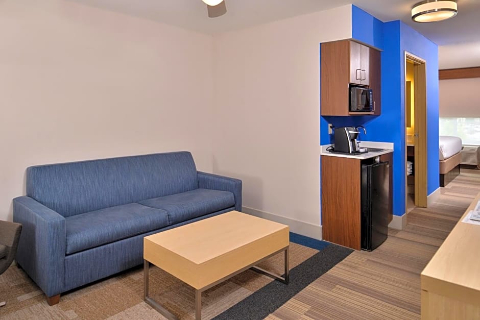 Holiday Inn Express Hotel & Suites Cincinnati - Mason