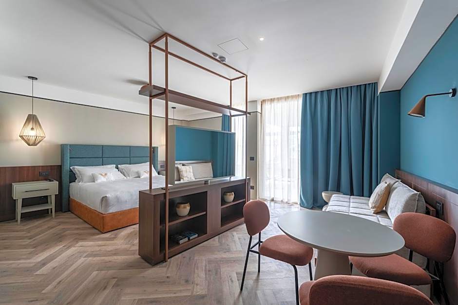 Visionair Suites & SPA-Room Only e Honesty Bar