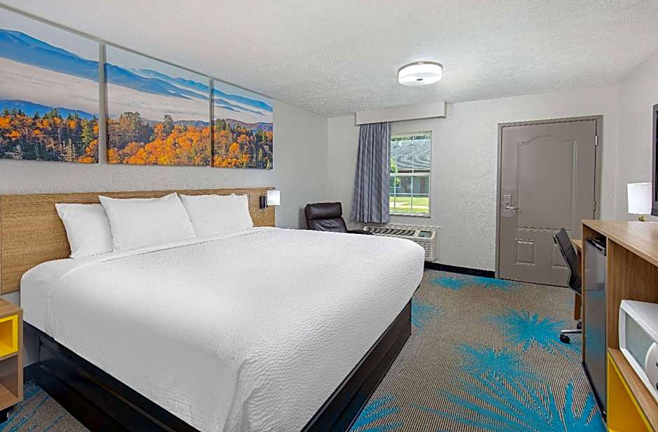 Days Inn by Wyndham Savannah