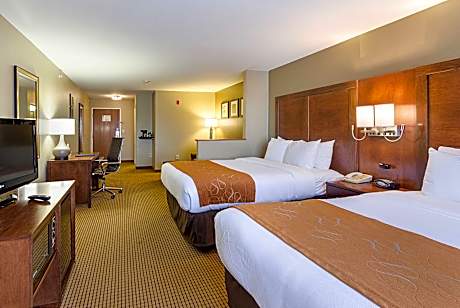 2 Queen Beds, Suite, Nonsmoking