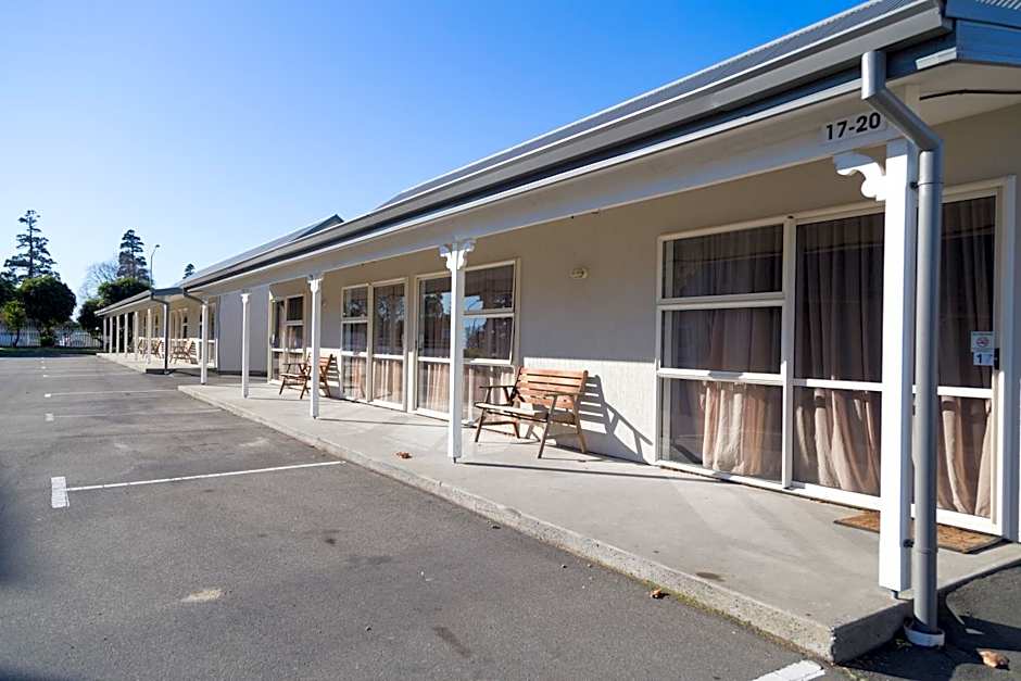 Racecourse Hotel and Motor Lodge