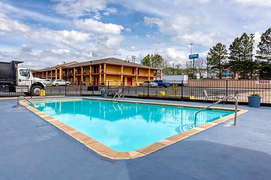 Executive Inn & Suites