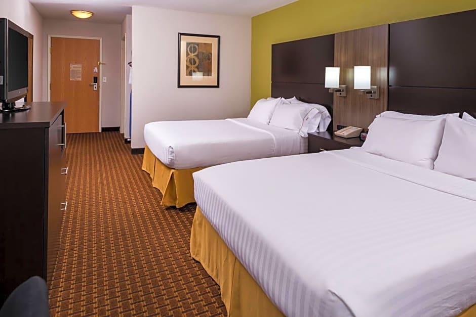 Holiday Inn Express Hotel & Suites Bucyrus