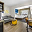 Comfort Suites London South