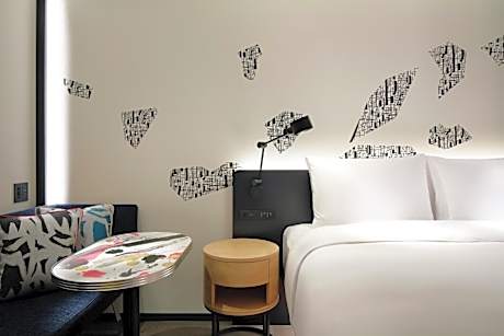 Savvy King, Guest room, 1 King
