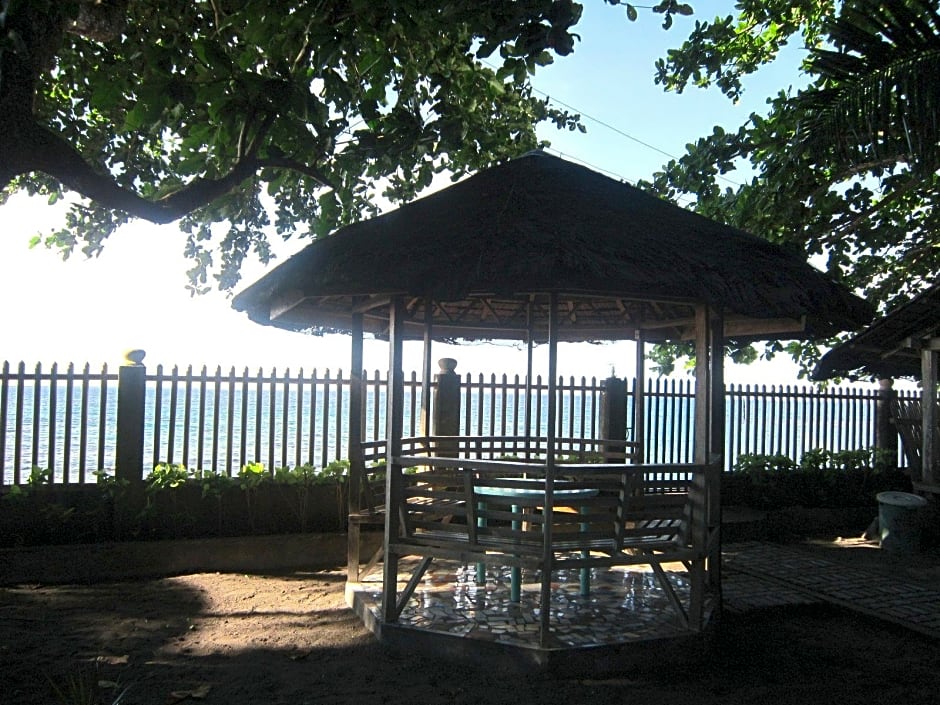 RedDoorz @ July's Haven Seaside Pension Camiguin