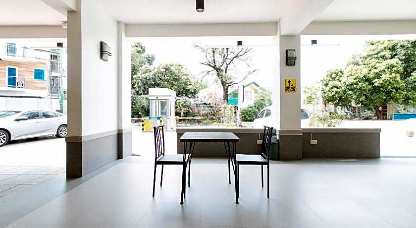 RedDoorz Plus @ Alpina Heights Paranaque