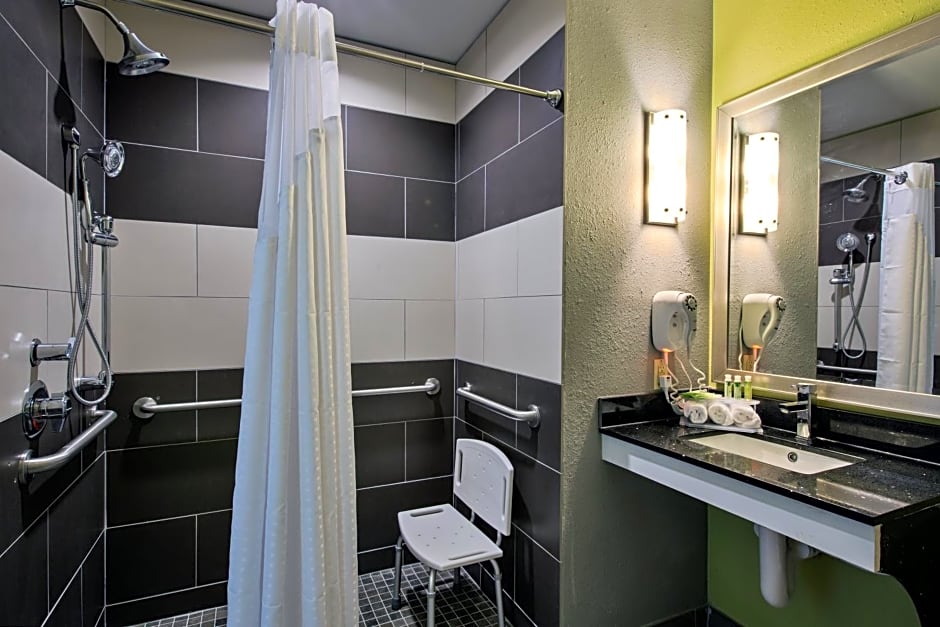 Holiday Inn Express & Suites Carlisle By IHG