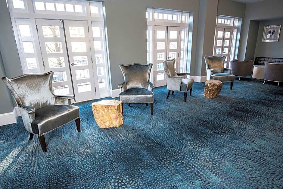 Redmont Hotel Birmingham, Curio Collection by Hilton