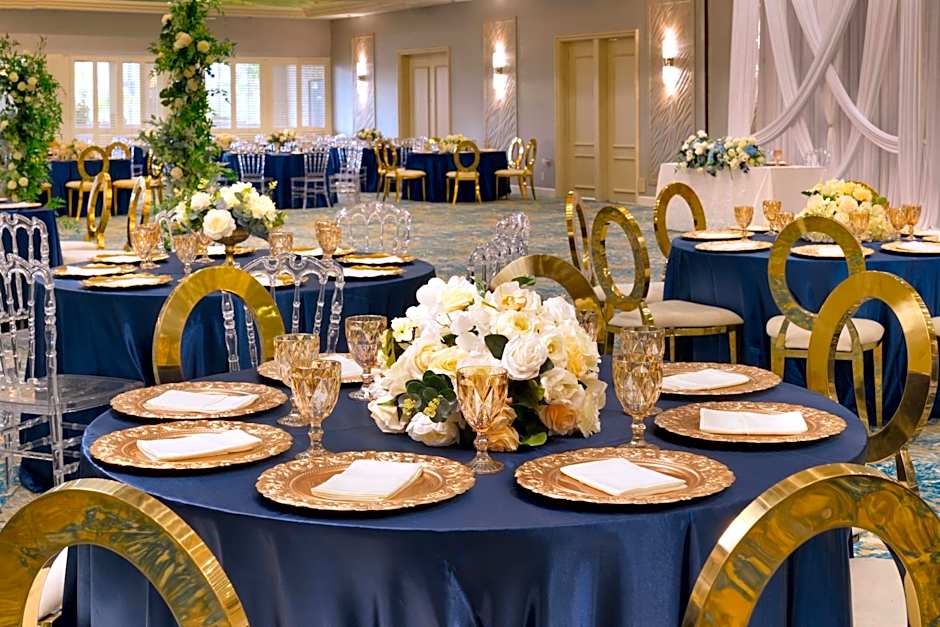 Atrium Hotel At Orange County Airport