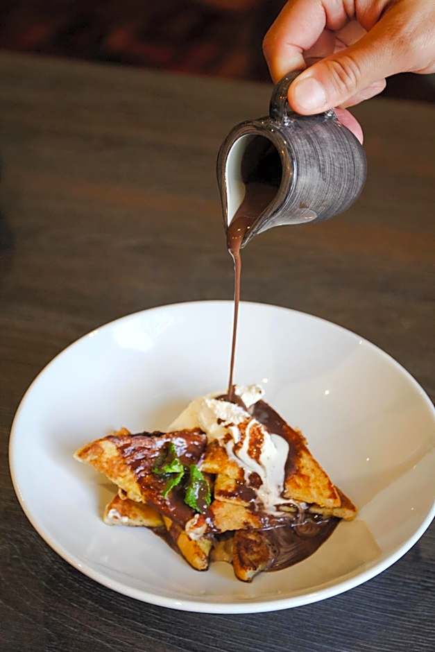 New National Hotel and Conference