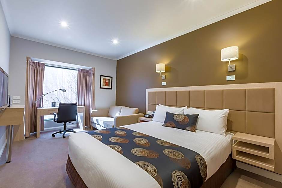 The Waverley International Hotel