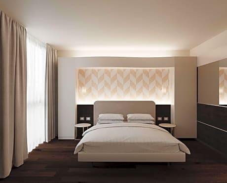 King Superior Accessible Room