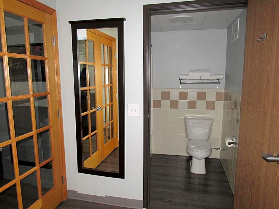 AmericInn by Wyndham Lincoln South