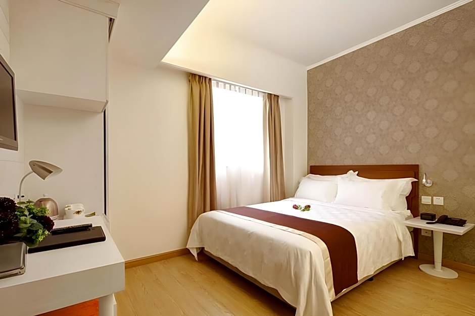 Ole Tai Sam Un Hotel