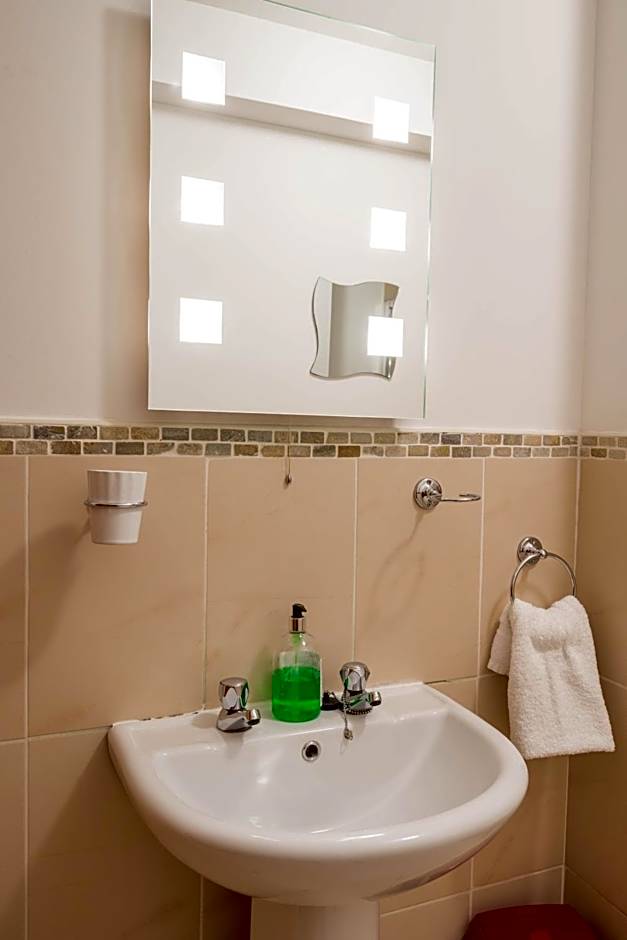 The Courtyard Apartments