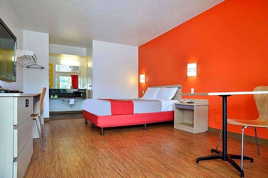 Motel 6-Saint Joseph, MO