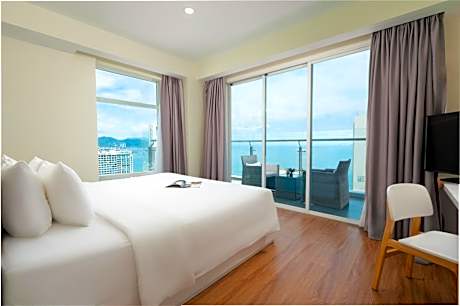 2 Bedroom Deluxe Club Suite Ocean View