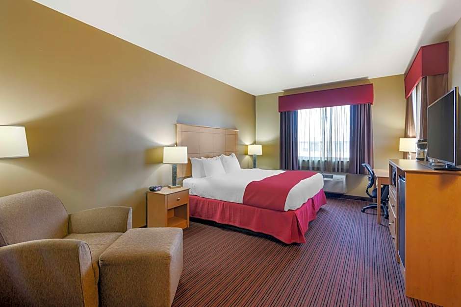 Best Western Golden Prairie Inn And Suites