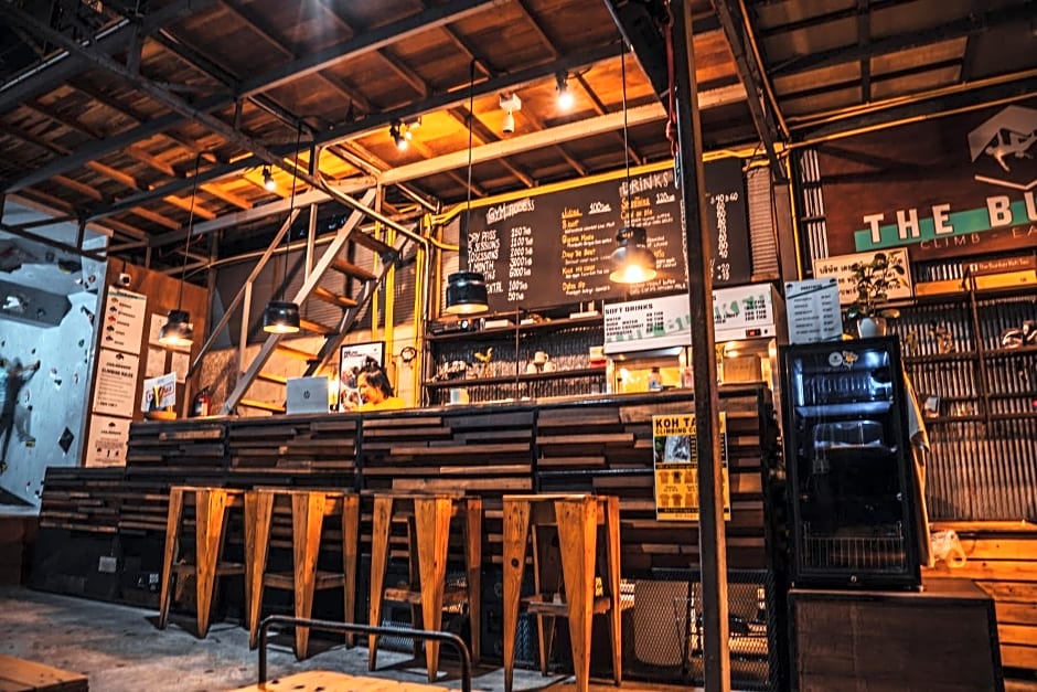 Warehouse Hostel Koh Tao