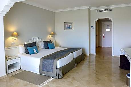 Triple Room, Sea View (3 Twin Beds)