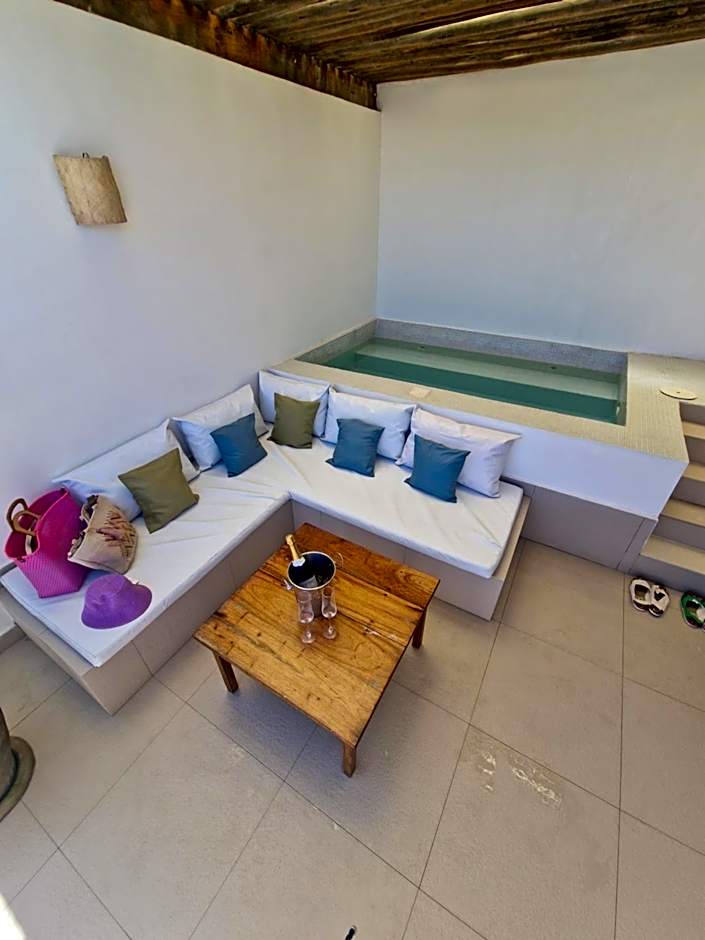 Dhow Inn Boutique Hotel