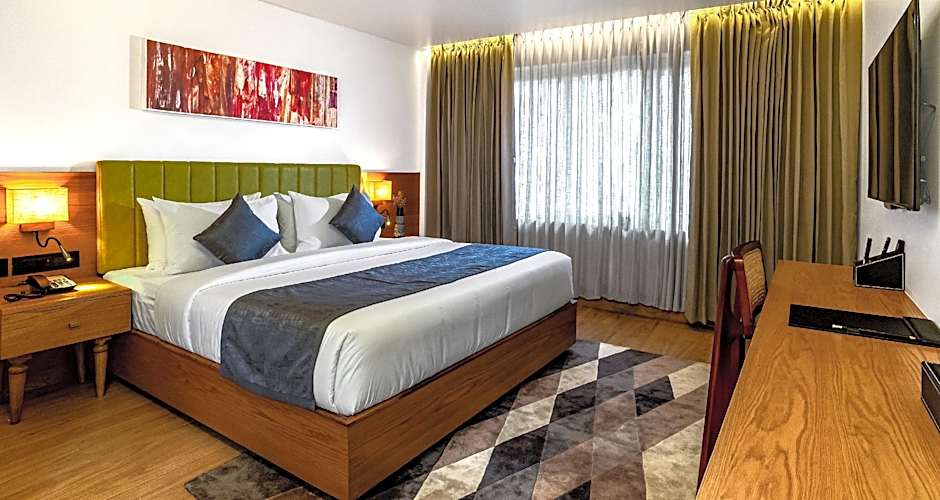 Suite — 2 fotoğraftan 1. fotoğraf