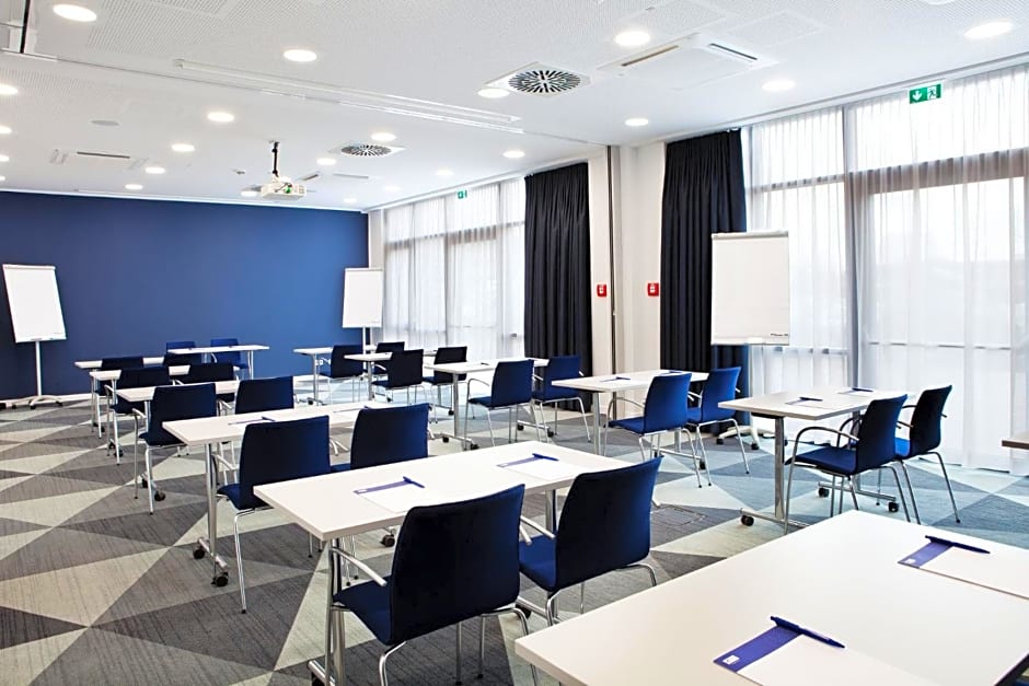 Holiday Inn Express Oberhausen By IHG