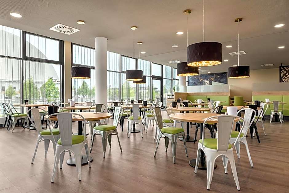 Super 8 by Wyndham Oberhausen