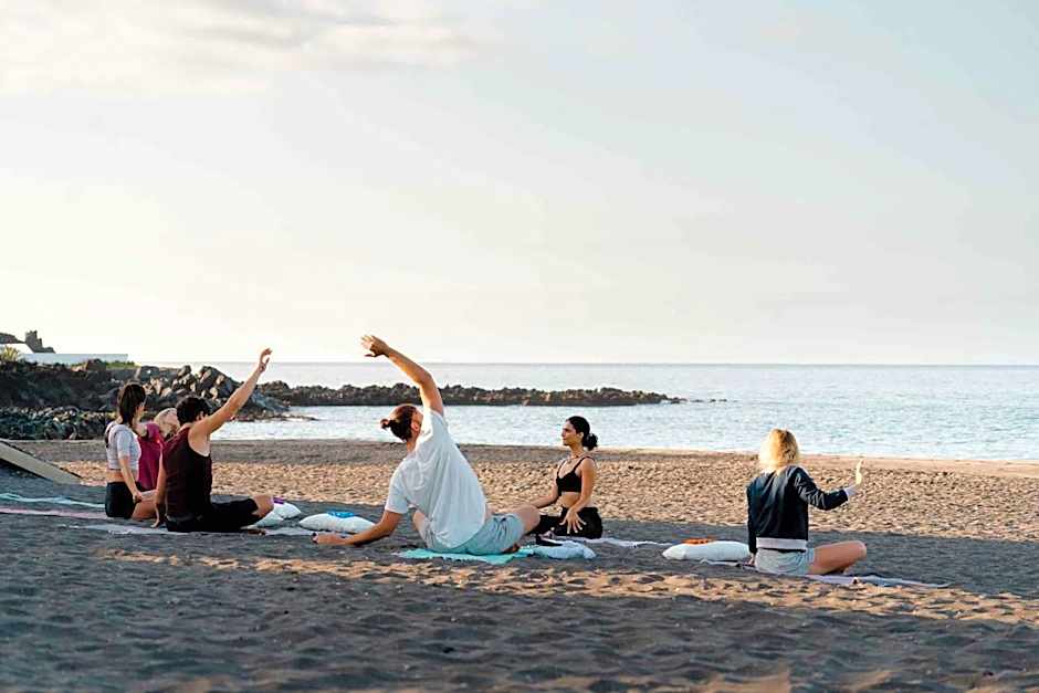 SALT LIPS - Azores Surf Experience