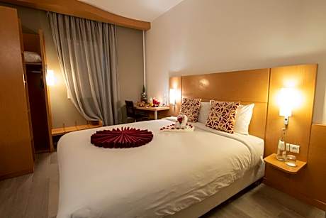 Superior Double Room with Pool View