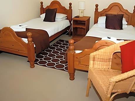 Twin Room with Private External Bathroom