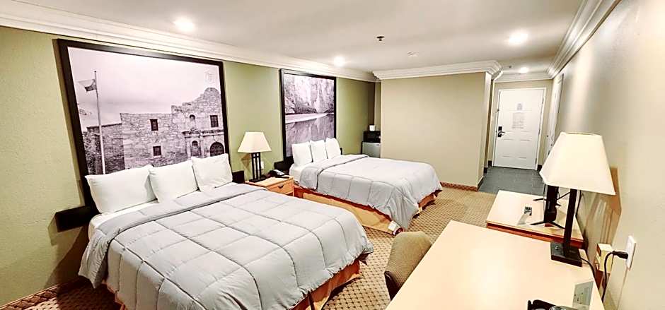 Super 8 by Wyndham Temple I-35