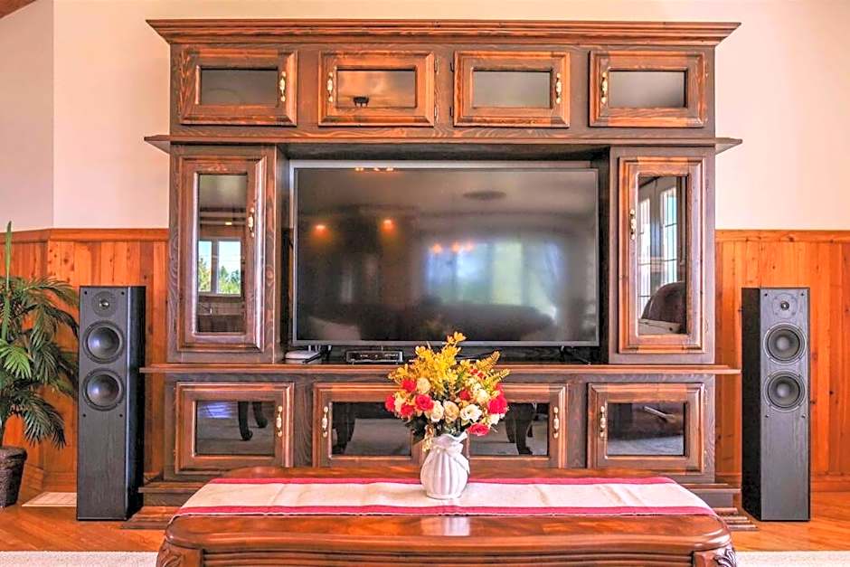 The Simeon - Upscale Bay Views by Doorbed