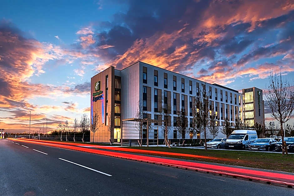 Holiday Inn Express Bicester By IHG