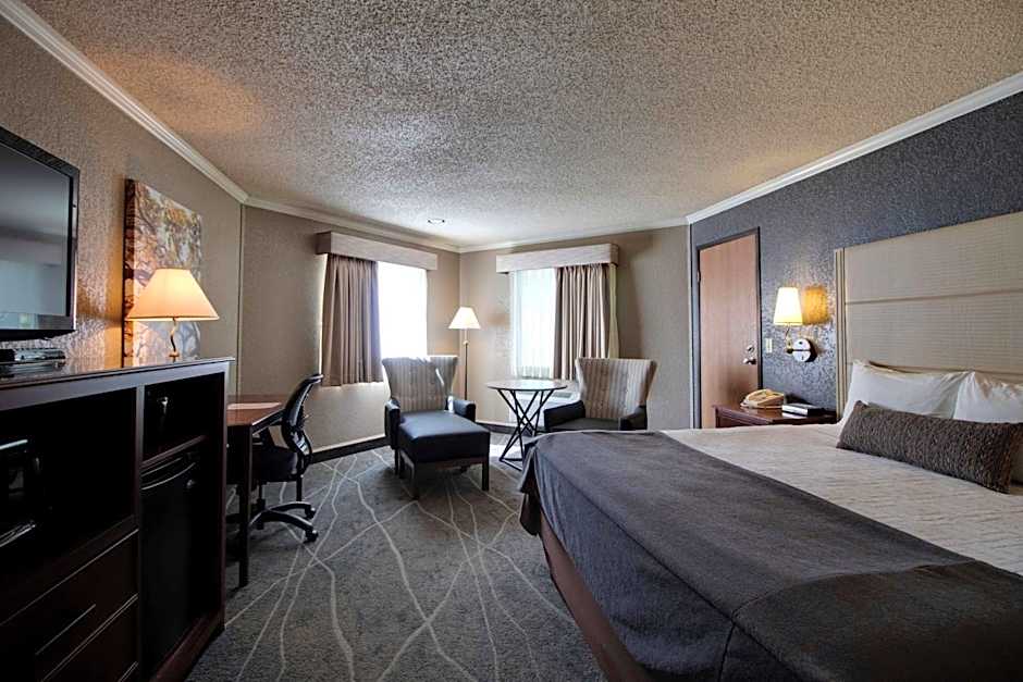 Best Western Harbour Pointe Lakefront